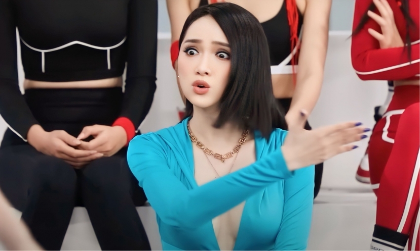 Hương Giang cũng thẳng thắn thể hiện sự không hài lòng về Hồ Ngọc Hà trong chương trình. Ảnh internet Hương Giang cũng thẳng thắn thể hiện sự không hài lòng về Hồ Ngọc Hà trong chương trình. Ảnh internet