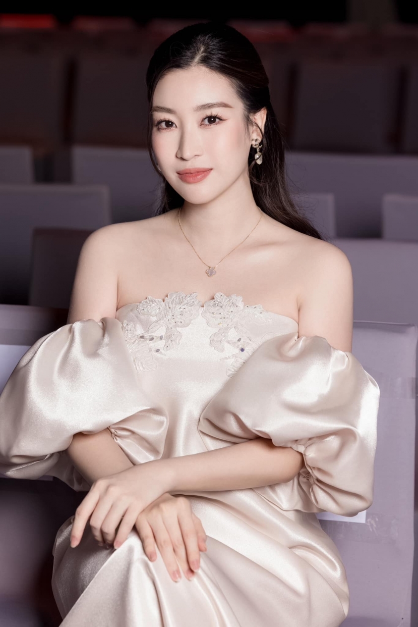 Đỗ Mỹ Linh chuẩn phong thái nàng dâu hào môn. Ảnh FBNV Đỗ Mỹ Linh chuẩn phong thái nàng dâu hào môn. Ảnh FBNV