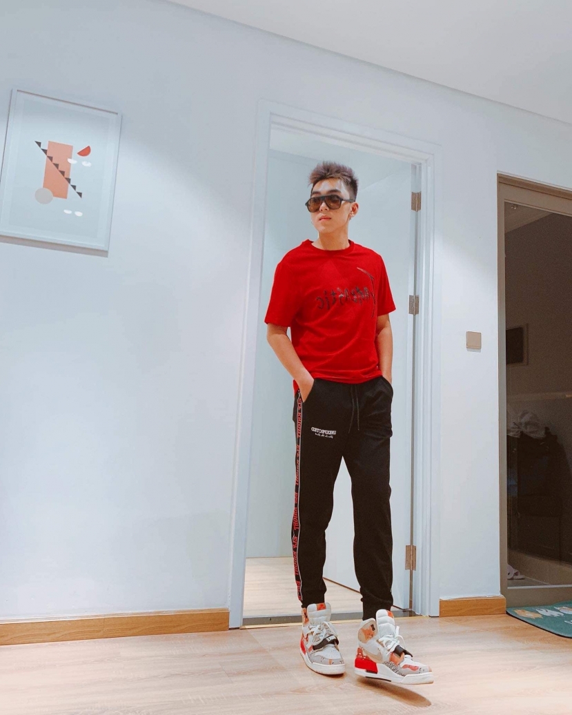 'Lóa mắt' trước vẻ điển trai ngoài đời của nam diễn viên 2k3 trong 'Lối nhỏ vào đời' - Ảnh 5 'Lóa mắt' trước vẻ điển trai ngoài đời của nam diễn viên 2k3 trong 'Lối nhỏ vào đời' - Ảnh 5