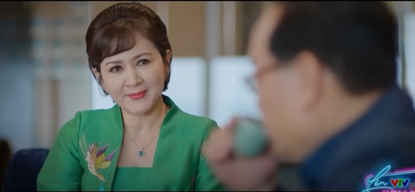 Thương ngày nắng về 2 tập 39: Duy cầu hôn Trang bằng quà 'khủng', chủ tịch Hoàng Long 'xanh mặt' trước bà Nhung - Ảnh 3 Thương ngày nắng về 2 tập 39: Duy cầu hôn Trang bằng quà 'khủng', chủ tịch Hoàng Long 'xanh mặt' trước bà Nhung - Ảnh 3