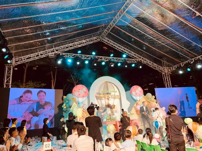 Cường Đôla cưng chiều vợ con hết mực, liên tục 'vung tiền' vì niềm vui của cả gia đình - Ảnh 2 Cường Đôla cưng chiều vợ con hết mực, liên tục 'vung tiền' vì niềm vui của cả gia đình - Ảnh 2