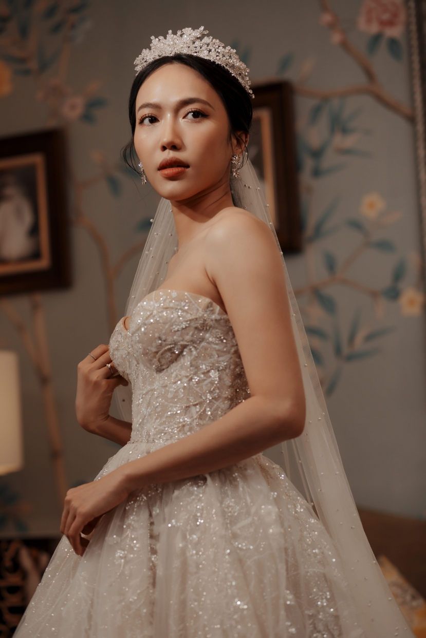 Rò rỉ hình ảnh váy cưới lộng lẫy của Diệu Nhi: Xứng danh cô dâu tháng 10! - Ảnh 1 Rò rỉ hình ảnh váy cưới lộng lẫy của Diệu Nhi: Xứng danh cô dâu tháng 10! - Ảnh 1