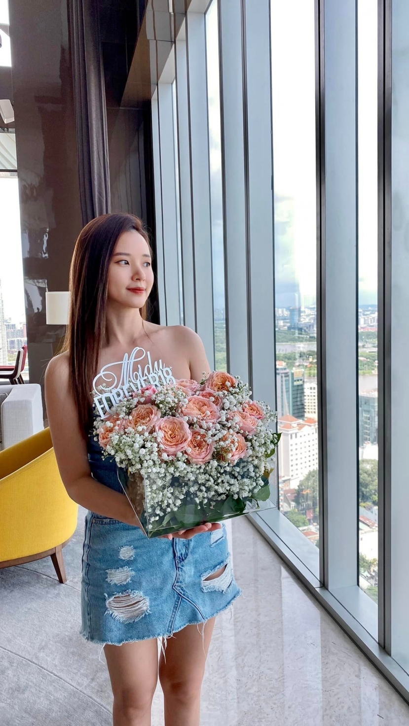 Đón tuổi mới, Midu gây bất ngờ về nhan sắc - Ảnh 1 Đón tuổi mới, Midu gây bất ngờ về nhan sắc - Ảnh 1