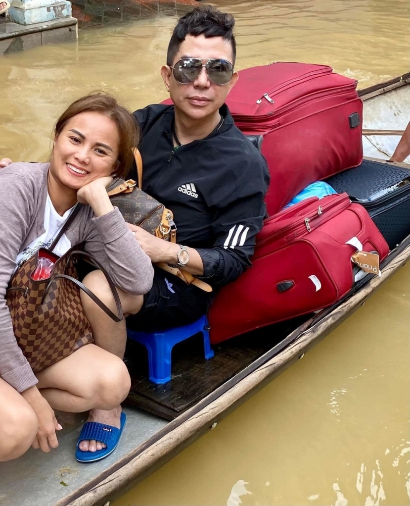 Long Nhật và các thành viên trong gia đình phải di dời đến nơi an toàn. Ảnh: FBNV Long Nhật và các thành viên trong gia đình phải di dời đến nơi an toàn. Ảnh: FBNV