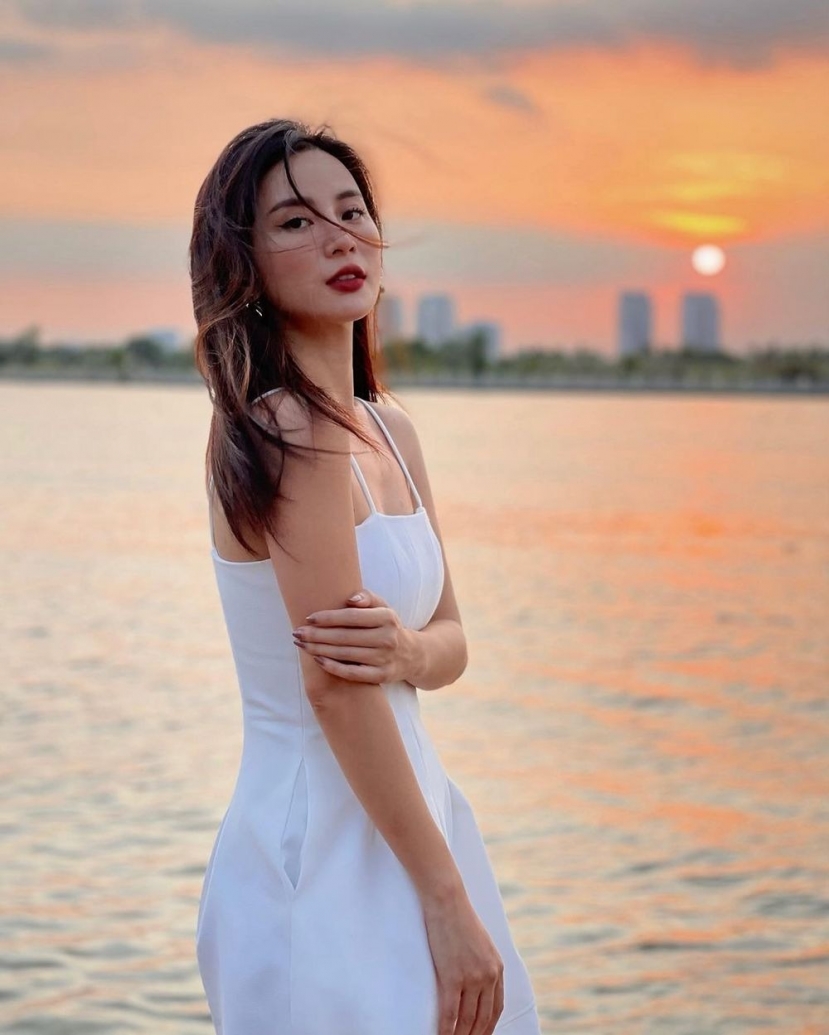 Nhan sắc xinh đẹp, quyến rũ của Ngọc Anh ở tuổi 33. Ảnh: FBNV Nhan sắc xinh đẹp, quyến rũ của Ngọc Anh ở tuổi 33. Ảnh: FBNV