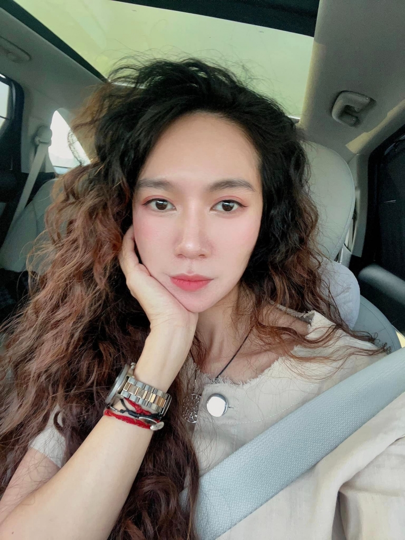 Bị chê bai về diện mạo mới, bà xã Lý Hải có phản ứng khiến bao người ngợi khen - Ảnh 3 Bị chê bai về diện mạo mới, bà xã Lý Hải có phản ứng khiến bao người ngợi khen - Ảnh 3