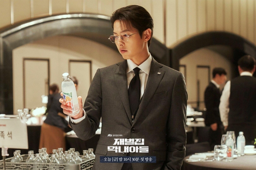 Song Joong Ki trong Cậu út nhà tài phiệt. Ảnh: Internet Song Joong Ki trong Cậu út nhà tài phiệt. Ảnh: Internet