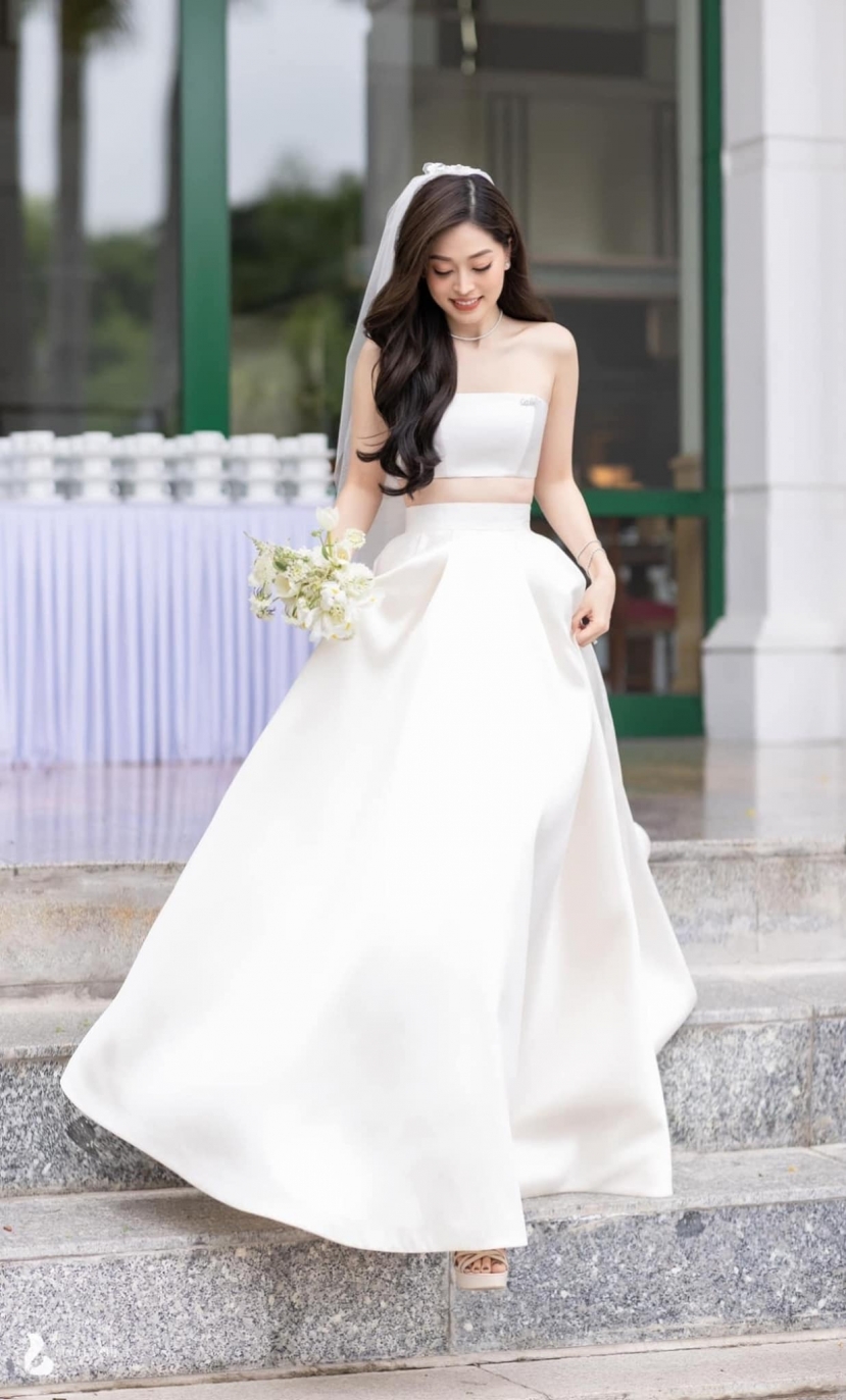 Phương Nga đến giờ mới chịu hé lộ điều thú vị về chiếc váy cưới 'xưa nay hiếm' từng gây tranh cãi - Ảnh 2 Phương Nga đến giờ mới chịu hé lộ điều thú vị về chiếc váy cưới 'xưa nay hiếm' từng gây tranh cãi - Ảnh 2