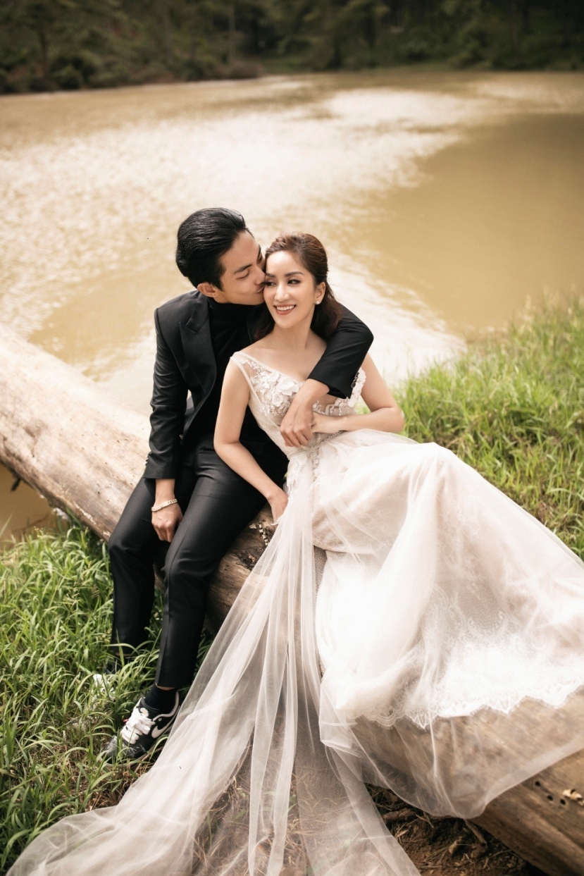 Sao Việt 6/12: Nhã Phương thẳng thắn về việc mang bầu lần 2, camera thường tiết lộ tình trạng của Thúy Ngân - Ảnh 2 Sao Việt 6/12: Nhã Phương thẳng thắn về việc mang bầu lần 2, camera thường tiết lộ tình trạng của Thúy Ngân - Ảnh 2