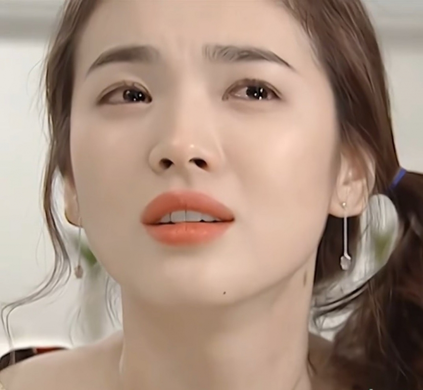 Song Hye Kyo bị đào lại quá khứ cách đây 20 năm, sự thật về nhan sắc gây bất ngờ - Ảnh 3 Song Hye Kyo bị đào lại quá khứ cách đây 20 năm, sự thật về nhan sắc gây bất ngờ - Ảnh 3