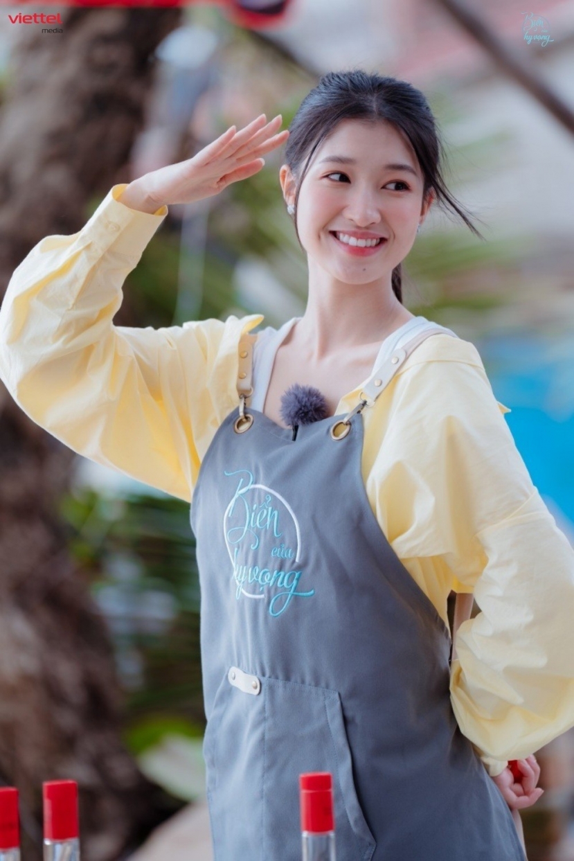 Phương Nhi xinh đẹp trên truyền hình. Ảnh: Viettel Media Phương Nhi xinh đẹp trên truyền hình. Ảnh: Viettel Media