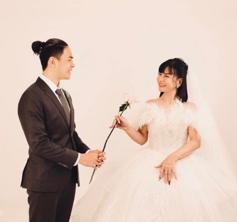 Cát Phượng hạnh phúc tiết lộ về người tình mới sau 2 năm chia tay Kiều Minh Tuấn - Ảnh 2 Cát Phượng hạnh phúc tiết lộ về người tình mới sau 2 năm chia tay Kiều Minh Tuấn - Ảnh 2
