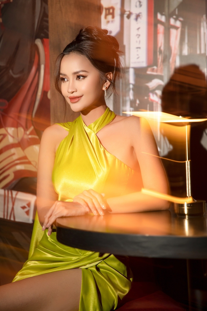 Ngọc Châu đẹp phát sáng với bộ ảnh mới nhưng vẫn bị chê bai vì 1 điều - Ảnh 4 Ngọc Châu đẹp phát sáng với bộ ảnh mới nhưng vẫn bị chê bai vì 1 điều - Ảnh 4