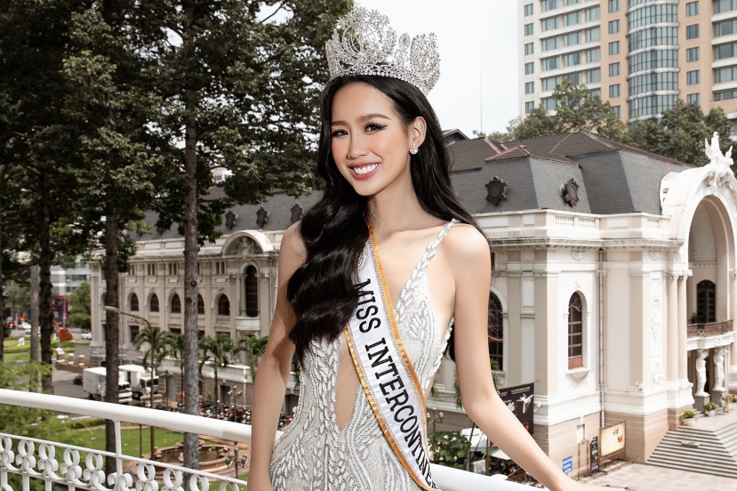 Hoa hậu Bảo Ngọc phản ứng mạnh khi đàn em Thanh Thủy khoe sắc táo bạo - Ảnh 2 Hoa hậu Bảo Ngọc phản ứng mạnh khi đàn em Thanh Thủy khoe sắc táo bạo - Ảnh 2