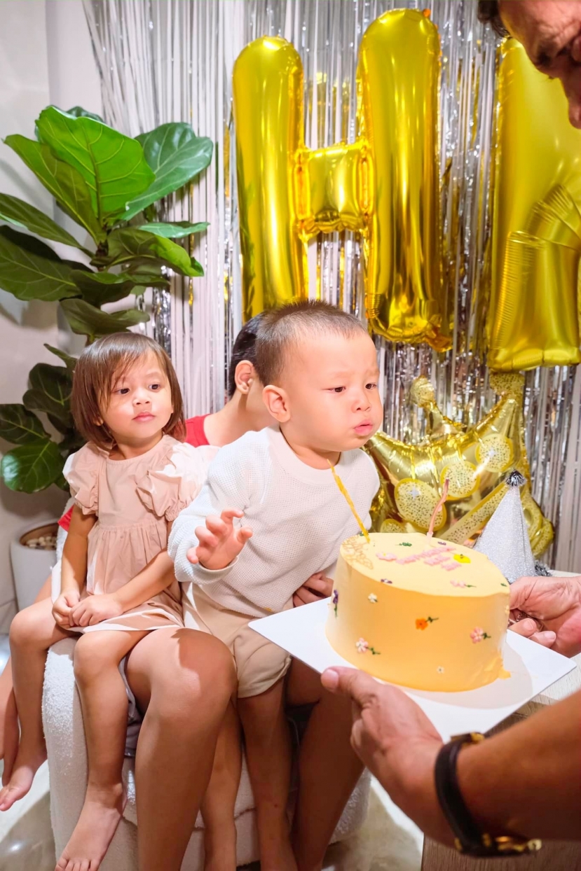 Loạt biểu cảm đáng yêu của bé Leon. Ảnh: FBNV Loạt biểu cảm đáng yêu của bé Leon. Ảnh: FBNV