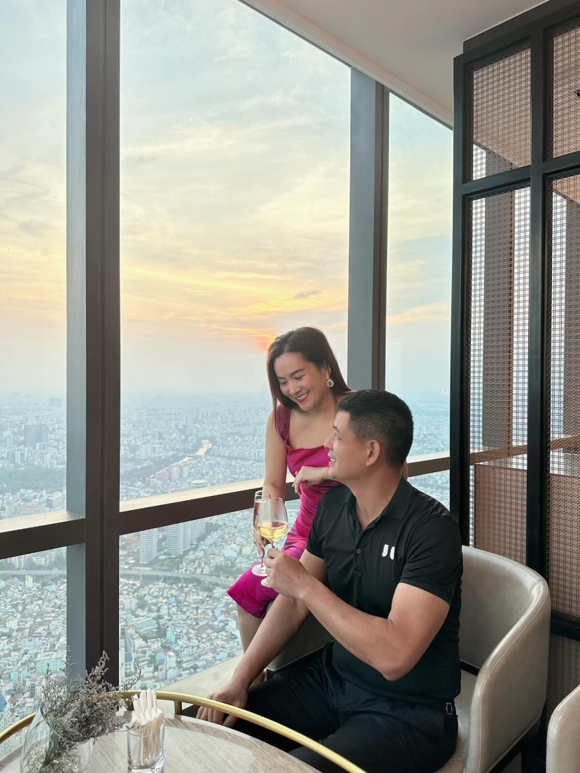 Bình Minh bất ngờ thừa nhận có 'tình tay ba' sau khi hình ảnh xuống sắc gây xôn xao MXH - Ảnh 2 Bình Minh bất ngờ thừa nhận có 'tình tay ba' sau khi hình ảnh xuống sắc gây xôn xao MXH - Ảnh 2