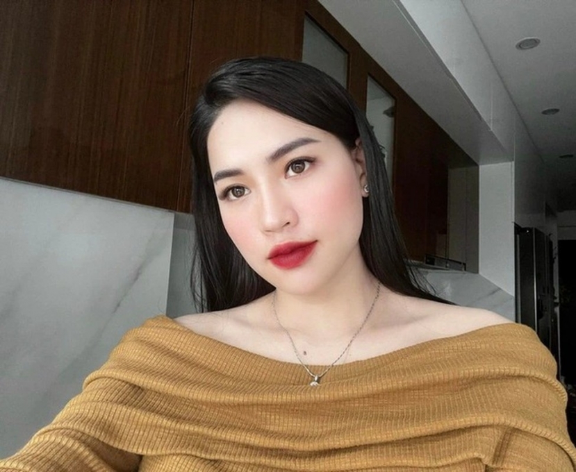 Võ Hà Linh gây bất ngờ với diện mạo 'hai lúa' trước khi thực hiện thẩm mỹ - Ảnh 1 Võ Hà Linh gây bất ngờ với diện mạo 'hai lúa' trước khi thực hiện thẩm mỹ - Ảnh 1