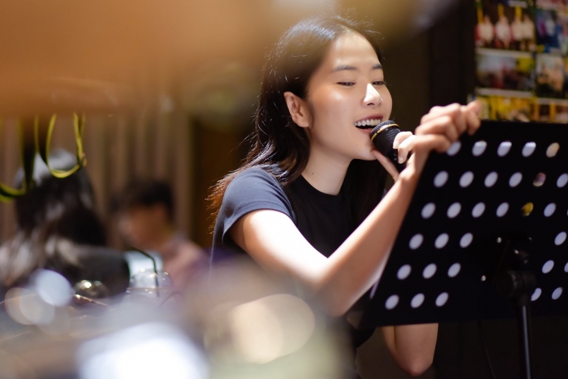 Nam Em đang sống hết mình với đam mê ca hát. Ảnh: Internet Nam Em đang sống hết mình với đam mê ca hát. Ảnh: Internet