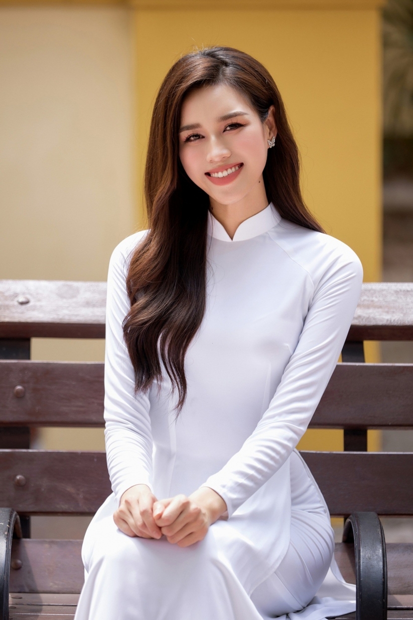 Nàng hậu tỏa sáng với vẻ đẹp dịu dàng. Ảnh: FBNV Nàng hậu tỏa sáng với vẻ đẹp dịu dàng. Ảnh: FBNV