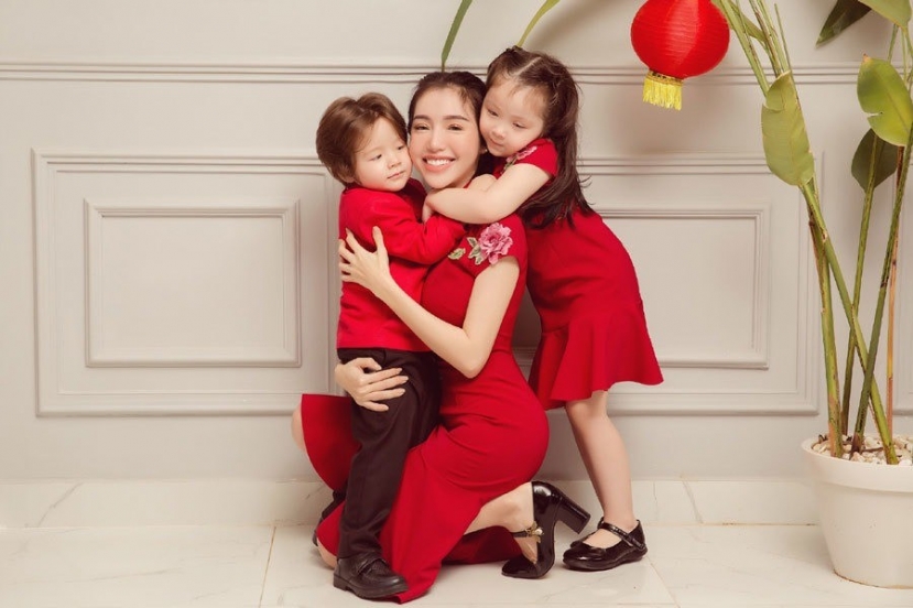 Elly Trần nỗ lực trong hành trình giành quyền nuôi con. Ảnh: Internet Elly Trần nỗ lực trong hành trình giành quyền nuôi con. Ảnh: Internet