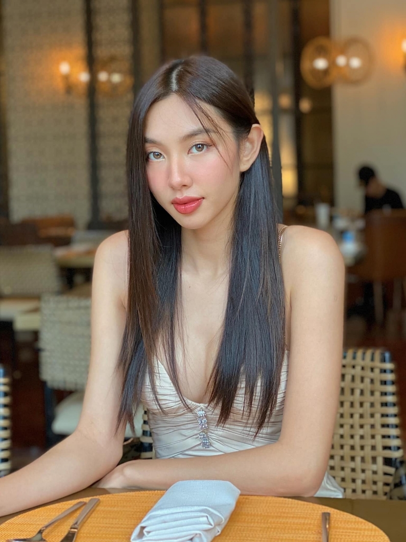 Hoa hậu Thùy Tiên và Thanh Thủy hiếm hoi đọ sắc, khoảnh khắc hậu trường mới gây chú ý - Ảnh 1 Hoa hậu Thùy Tiên và Thanh Thủy hiếm hoi đọ sắc, khoảnh khắc hậu trường mới gây chú ý - Ảnh 1