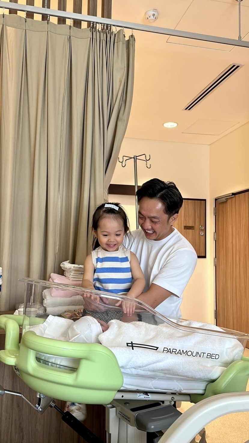 Cường Đô La đăng tải khoảnh khắc đắt giá sau khi bà xã Đàm Thu Trang hạ sinh quý tử - Ảnh 1 Cường Đô La đăng tải khoảnh khắc đắt giá sau khi bà xã Đàm Thu Trang hạ sinh quý tử - Ảnh 1