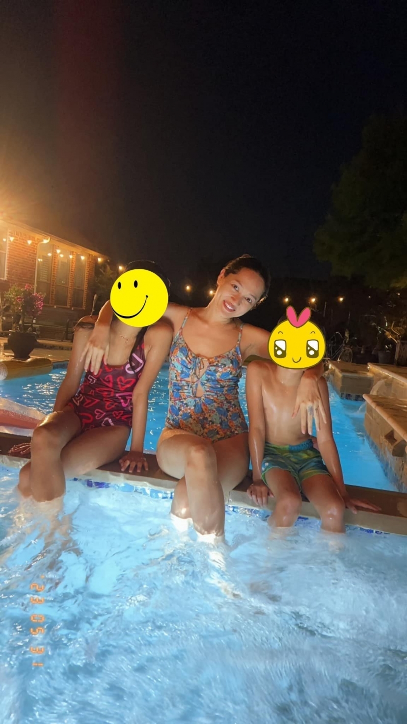 Sao Việt 1/6: Cường Đô La ngồi khụy chăm sóc vợ mới sinh, hình ảnh không ngờ của Thùy Tiên trước tin thắng kiện - Ảnh 4 Sao Việt 1/6: Cường Đô La ngồi khụy chăm sóc vợ mới sinh, hình ảnh không ngờ của Thùy Tiên trước tin thắng kiện - Ảnh 4