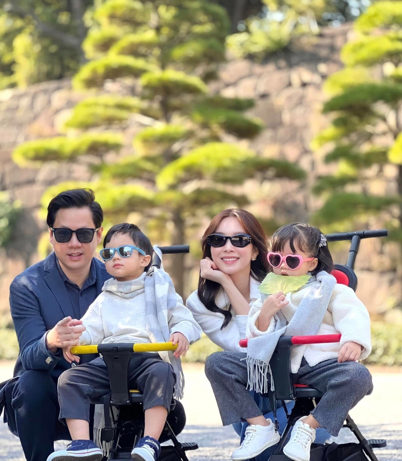 Gia đình viên mãn của Đặng Thu Thảo. Ảnh: FBNV Gia đình viên mãn của Đặng Thu Thảo. Ảnh: FBNV