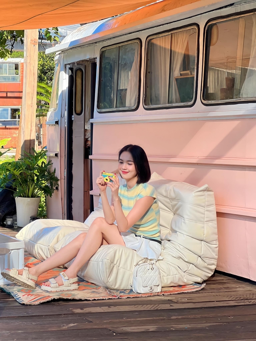 Ngọc Trinh đẹp trong mọi phong cách. Ảnh: FBNV Ngọc Trinh đẹp trong mọi phong cách. Ảnh: FBNV