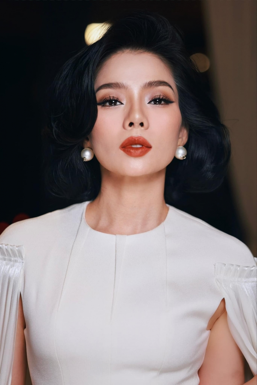 Lệ Quyên gây bất ngờ về hình ảnh già nua trông thấy: Tuổi 42 trẻ trung nay bỗng hóa 'bà lão' - Ảnh 3 Lệ Quyên gây bất ngờ về hình ảnh già nua trông thấy: Tuổi 42 trẻ trung nay bỗng hóa 'bà lão' - Ảnh 3