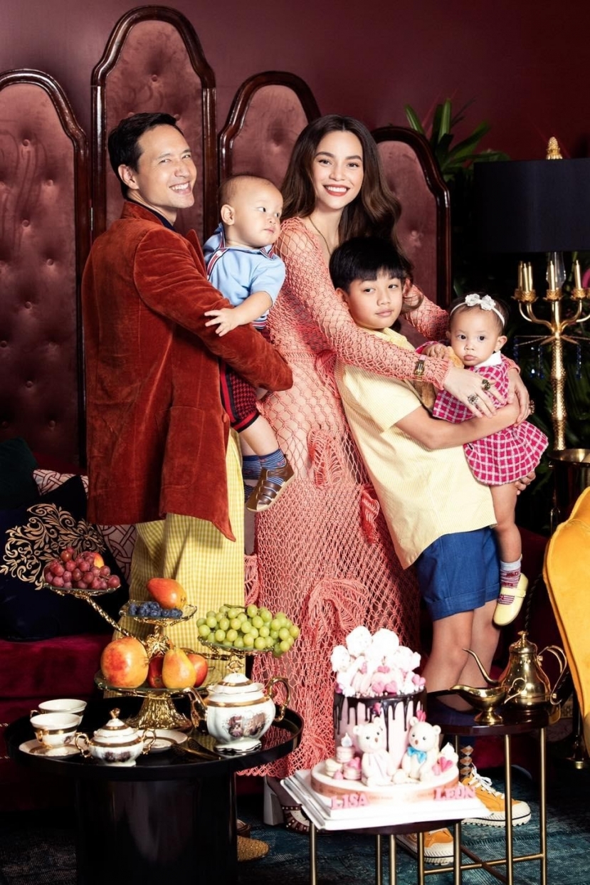 Hồ Ngọc Hà khoe ảnh gia đình: Chị em Lisa và Leon 'tấu hài' cực mạnh - Ảnh 3 Hồ Ngọc Hà khoe ảnh gia đình: Chị em Lisa và Leon 'tấu hài' cực mạnh - Ảnh 3