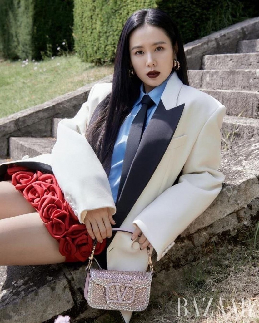 Son Ye Jin có màn tái xuất mạnh mẽ làng giải trí sau khoảng thời gian sinh con. Ảnh: Internet Son Ye Jin có màn tái xuất mạnh mẽ làng giải trí sau khoảng thời gian sinh con. Ảnh: Internet