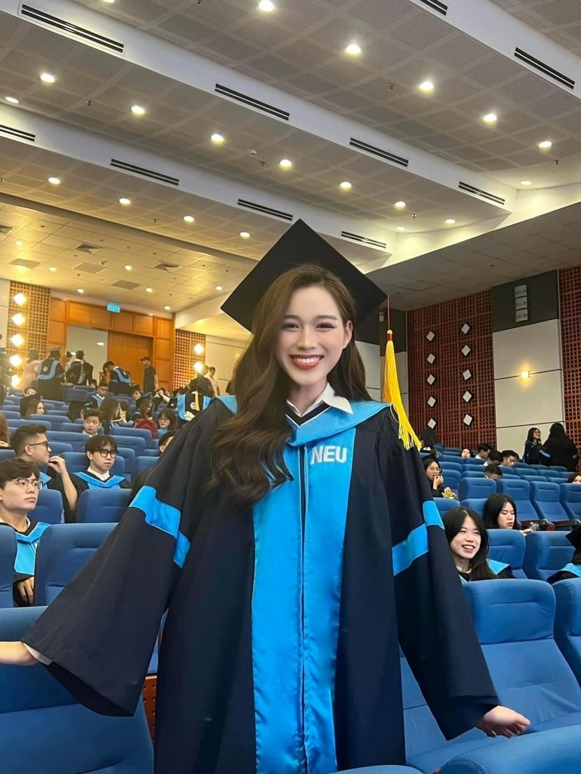 Sao Việt 30/8: Thùy Tiên gây chú ý mạnh trong ngày Lễ Vu Lan, Phương Oanh không ngại 'dìm' shark Bình - Ảnh 2 Sao Việt 30/8: Thùy Tiên gây chú ý mạnh trong ngày Lễ Vu Lan, Phương Oanh không ngại 'dìm' shark Bình - Ảnh 2