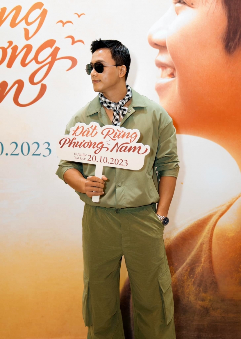Mai Tài Phến lộ diện bảnh bao sau thời gian dài vắng bóng - Ảnh 1 Mai Tài Phến lộ diện bảnh bao sau thời gian dài vắng bóng - Ảnh 1