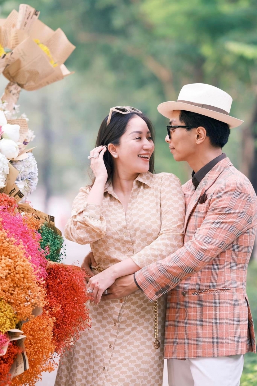 Khánh Thi và Phan Hiển không ngại tiết lộ về cuộc sống hôn nhân sau khi đón con thứ ba chào đời - Ảnh 1 Khánh Thi và Phan Hiển không ngại tiết lộ về cuộc sống hôn nhân sau khi đón con thứ ba chào đời - Ảnh 1