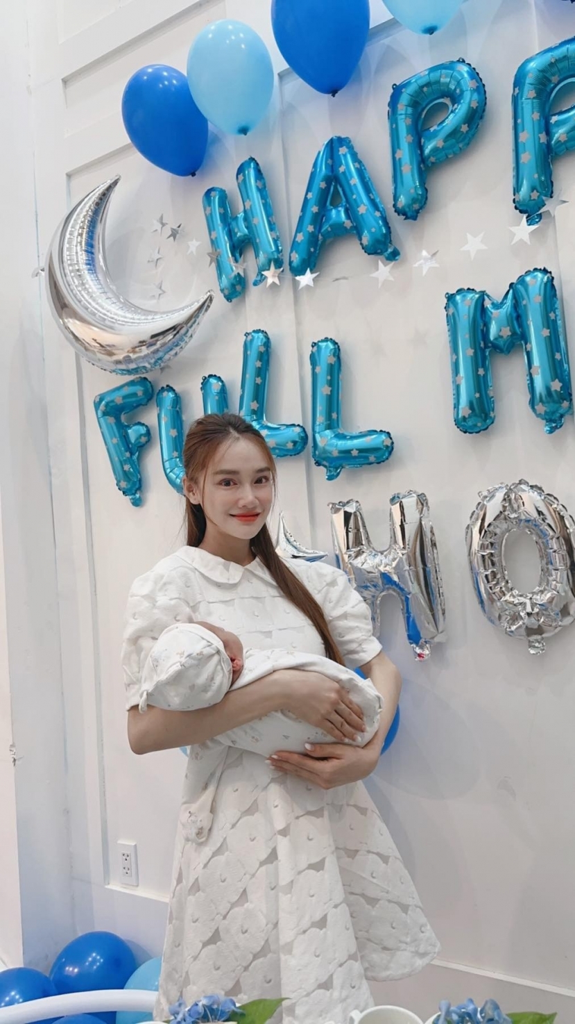 Nhãn sắc mẹ bỉm vô cùng xinh đẹp. Ảnh: FBNV Nhãn sắc mẹ bỉm vô cùng xinh đẹp. Ảnh: FBNV