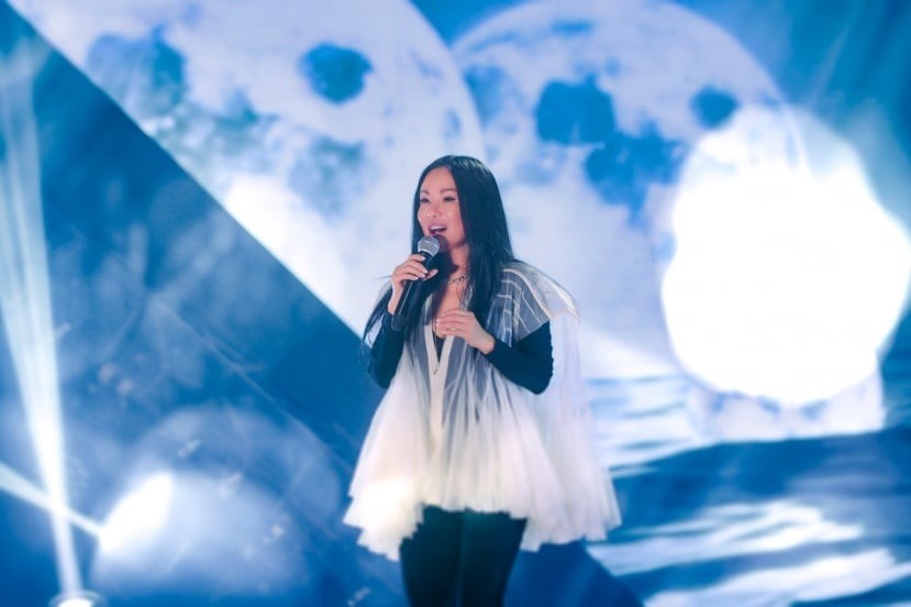 Sao Việt 24/11: Diệu Nhi để lộ chi tiết bất thường, Hồng Nhung tiết lộ tình hình khi tham gia show Chị Đẹp - Ảnh 3 Sao Việt 24/11: Diệu Nhi để lộ chi tiết bất thường, Hồng Nhung tiết lộ tình hình khi tham gia show Chị Đẹp - Ảnh 3