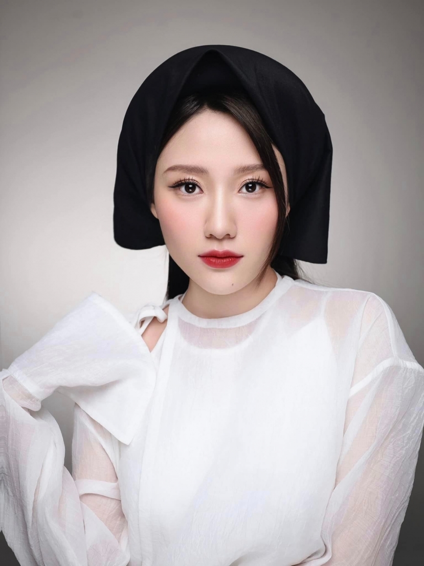 Em gái Trấn Thành gây bất ngờ với hình ảnh mới: Vẻ đẹp phi giới tính được khen ngợi hết lời - Ảnh 3 Em gái Trấn Thành gây bất ngờ với hình ảnh mới: Vẻ đẹp phi giới tính được khen ngợi hết lời - Ảnh 3