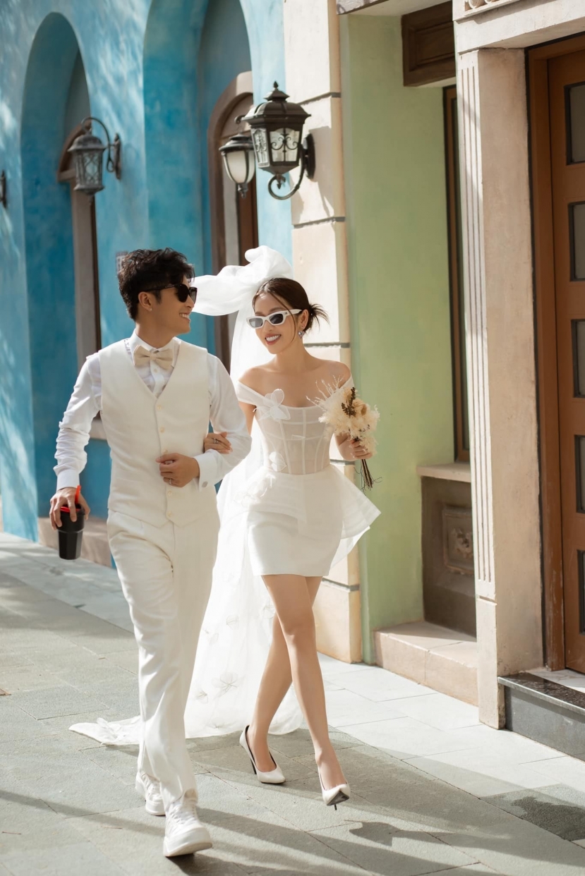 Puka và Gin Tuấn Kiệt tung ra bộ ảnh cưới mới. Ảnh: FBNV Puka và Gin Tuấn Kiệt tung ra bộ ảnh cưới mới. Ảnh: FBNV