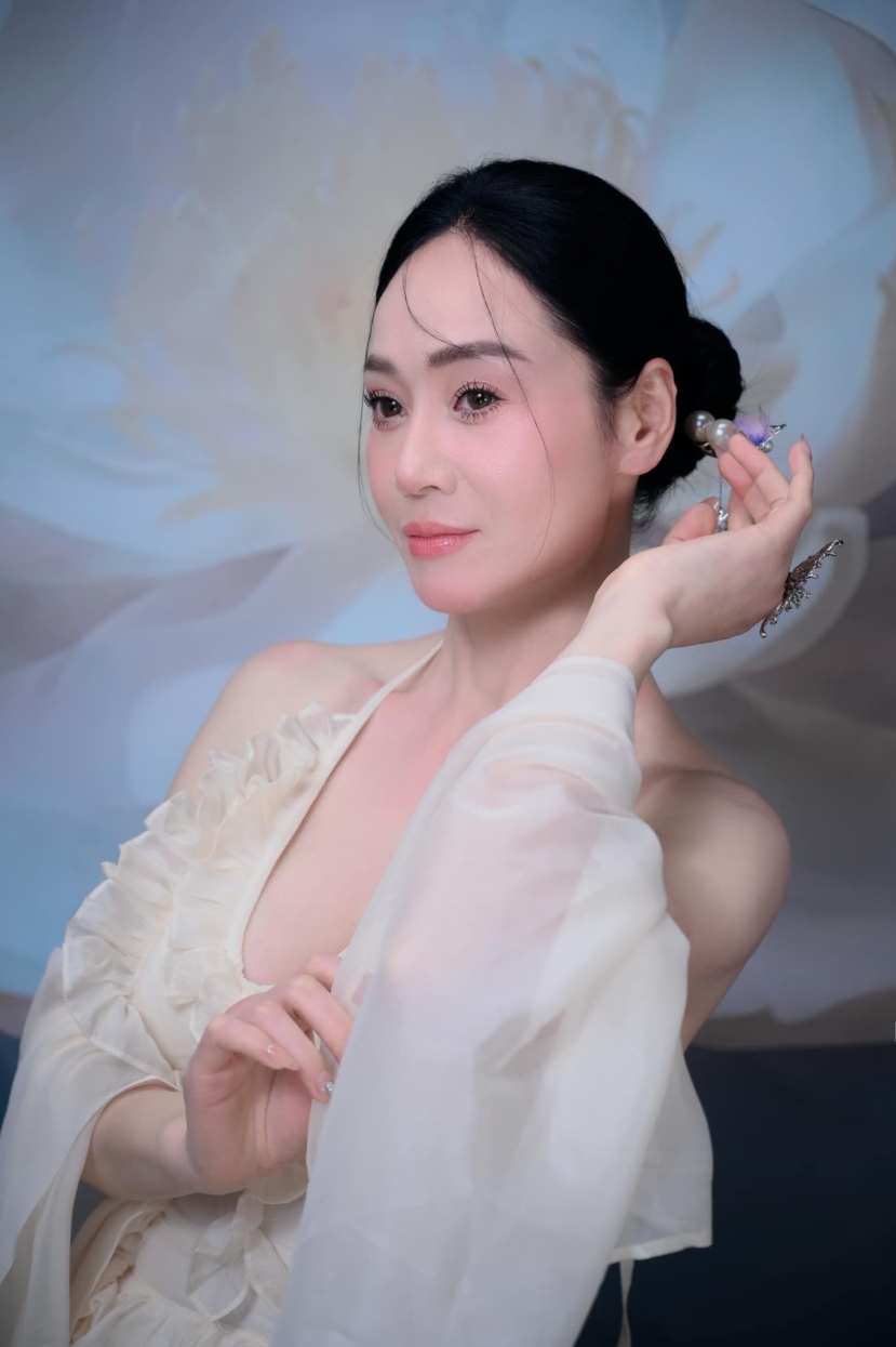 Vẻ đẹp của Quách Thu Phương ở tuổi 46. Ảnh: FBNV Vẻ đẹp của Quách Thu Phương ở tuổi 46. Ảnh: FBNV