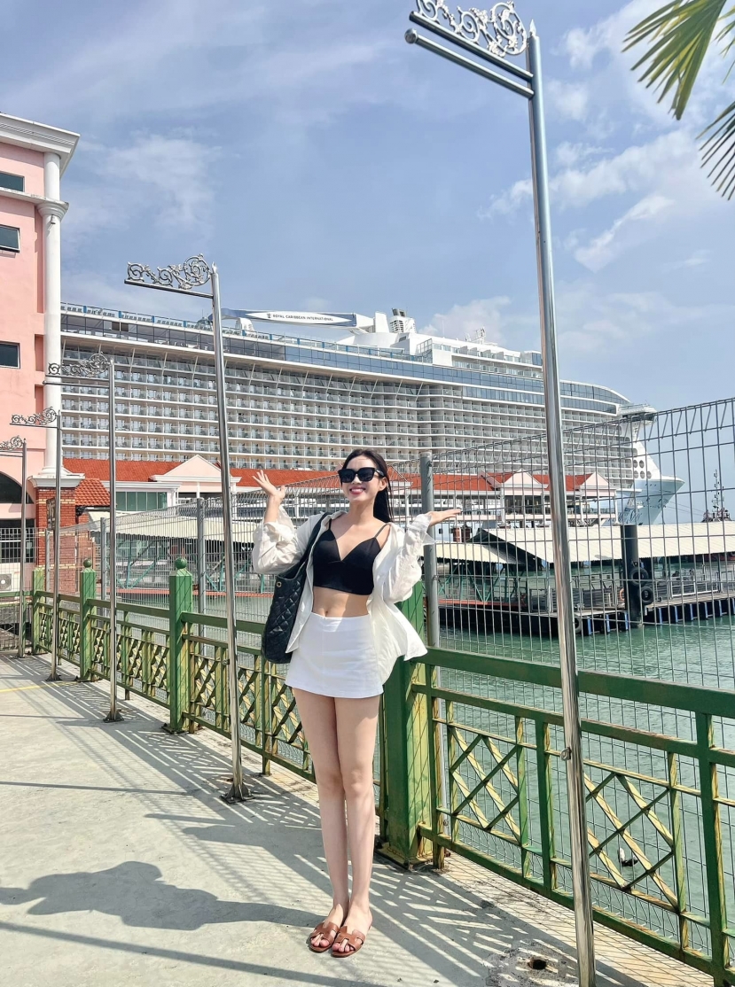 Sở hữu đôi chân dài thẳng 'cực phẩm', Đỗ Thị Hà nói gì khi bị nghi kéo chân? - Ảnh 1 Sở hữu đôi chân dài thẳng 'cực phẩm', Đỗ Thị Hà nói gì khi bị nghi kéo chân? - Ảnh 1