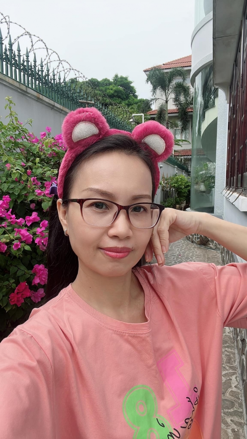 Cẩm Ly tự tin khoe mặt mộc ở tuổi 53, thừa nhận đang lo lắng vì một điều - Ảnh 2 Cẩm Ly tự tin khoe mặt mộc ở tuổi 53, thừa nhận đang lo lắng vì một điều - Ảnh 2