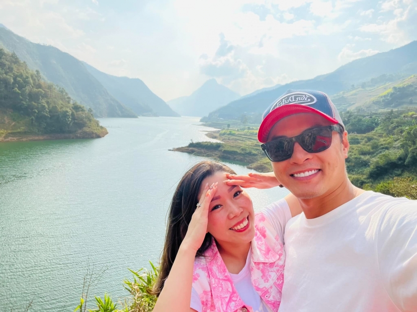 Hồng Đăng thường xuyên cùng bà xã có những chuyến du lịch. Ảnh: FBNV Hồng Đăng thường xuyên cùng bà xã có những chuyến du lịch. Ảnh: FBNV