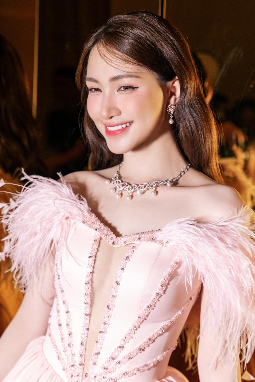 Hòa Minzy là nữ ca sĩ nhận được nhiều tình cảm của công chúng. Ảnh: Internet Hòa Minzy là nữ ca sĩ nhận được nhiều tình cảm của công chúng. Ảnh: Internet