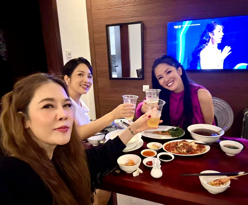 Sao Việt 17/1: Hồ Ngọc Hà kể lại giây phút được Kim Lý cầu hôn, diva Hồng Nhung thông báo lập nhóm nhạc - Ảnh 3 Sao Việt 17/1: Hồ Ngọc Hà kể lại giây phút được Kim Lý cầu hôn, diva Hồng Nhung thông báo lập nhóm nhạc - Ảnh 3