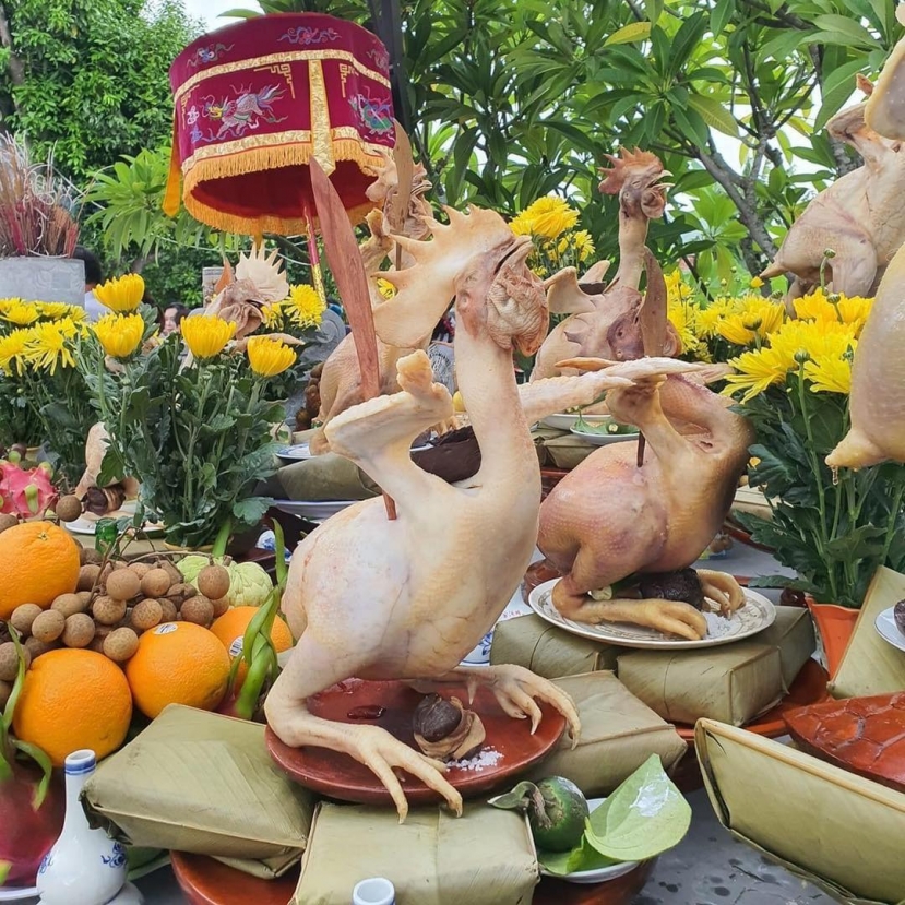 Anh Lê Văn Quý cho biết, khi luộc gà phải dùng loại nồi chuyên dụng, kích thước lớn. Ảnh: FB Anh Lê Văn Quý cho biết, khi luộc gà phải dùng loại nồi chuyên dụng, kích thước lớn. Ảnh: FB
