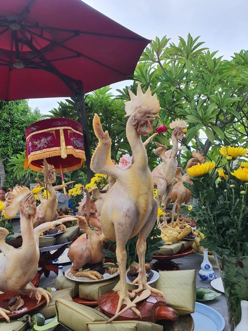 Đến hẹn lại lên: Món gà bay cúng rằm độc đáo của dòng tộc Lê Văn ở Hà Tĩnh khiến nhiều người trầm trồ Đến hẹn lại lên: Món gà bay cúng rằm độc đáo của dòng tộc Lê Văn ở Hà Tĩnh khiến nhiều người trầm trồ
