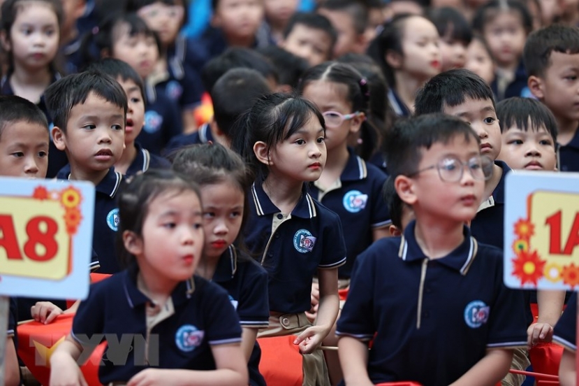 Theo chỉ đạo của Bộ Giáo dục và Đào tạo, lễ khai giảng sẽ được tổ chức theo hướng gọn nhẹ, tạo không khí vui tươi, phấn khởi cho học sinh đầu năm học mới. Ảnh: TTXVN Theo chỉ đạo của Bộ Giáo dục và Đào tạo, lễ khai giảng sẽ được tổ chức theo hướng gọn nhẹ, tạo không khí vui tươi, phấn khởi cho học sinh đầu năm học mới. Ảnh: TTXVN