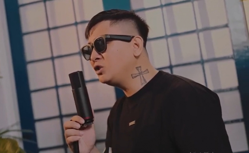 Hoài Lâm bất ngờ nhận mưa lời khen khi ra mắt bản cover hit 'Tòng Phu' Hoài Lâm bất ngờ nhận mưa lời khen khi ra mắt bản cover hit 'Tòng Phu'