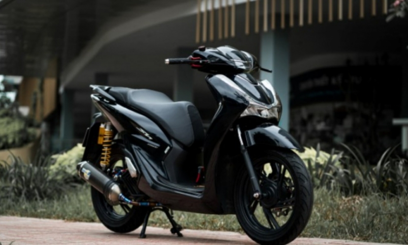 SH 160i thực chất chỉ là 'bình mới rượu cũ', vì đây chỉ là phiên bản đổi tên của mẫu SH 150i đang được bán trên thị trường. SH 160i thực chất chỉ là 'bình mới rượu cũ', vì đây chỉ là phiên bản đổi tên của mẫu SH 150i đang được bán trên thị trường.